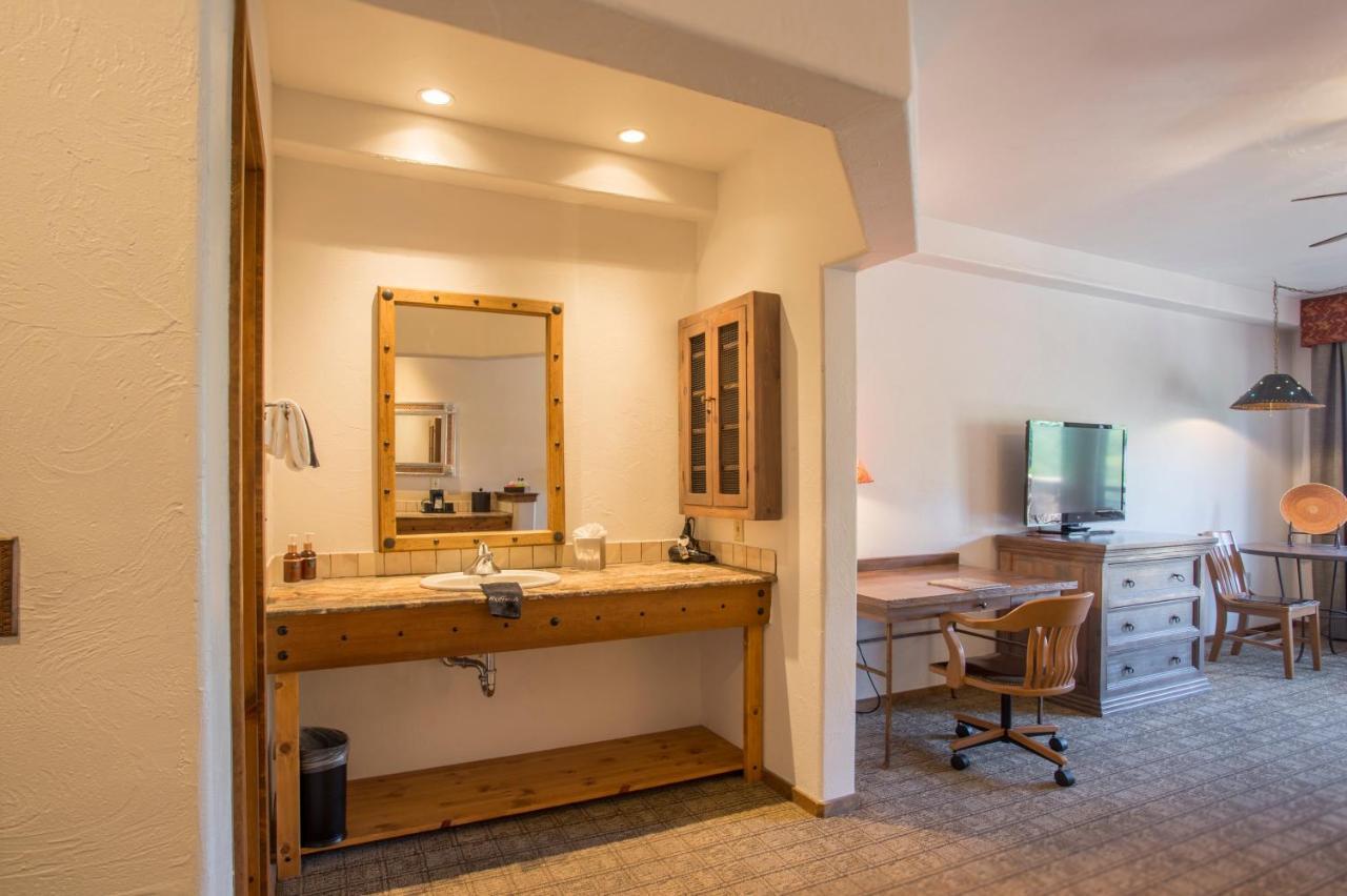 Table Mountain Inn Golden Εξωτερικό φωτογραφία